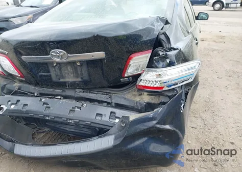 2011 Toyota Camry Hybrid z USA, uszkodzony, nr VIN 4T1BB3EKXBU141180